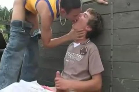 undressedback Skate twink-friends