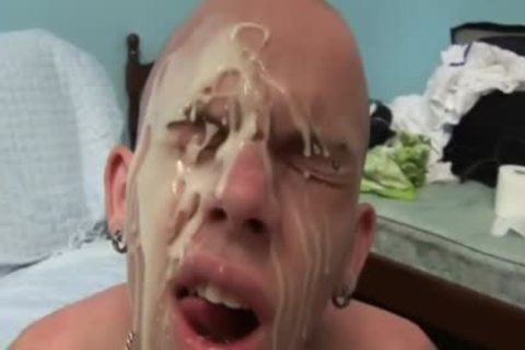 Two yummy Skinheads Pull Of raiment To engulf cock