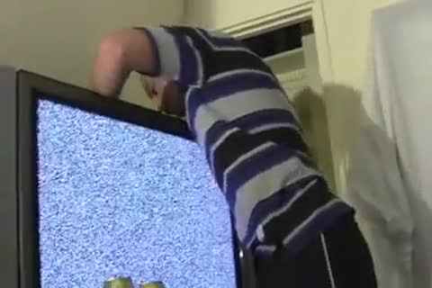 The TV Repair chap Is Cumming