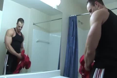 Coty undresses in nature's garb In bathroom