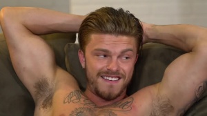 MEN - Finds pleasure in gagging