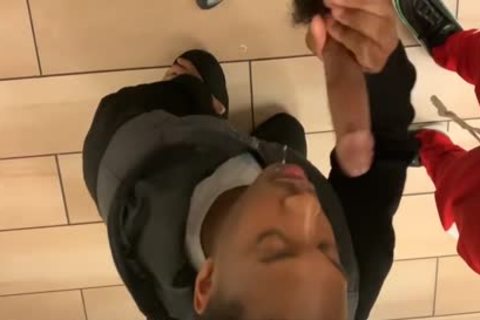 Reggie & friend Getting head In Mall baths darksome Thug