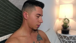Str8Chaser.com: Thick Vincent Oreilly fucks for cash