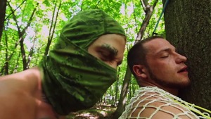 Bromo US: Bo Sinn facial outdoors