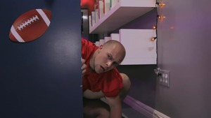 Bromo: Inked piercing american boyfriend sucking cock