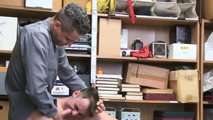 YoungPerps.com: Officer agrees to hard pounding
