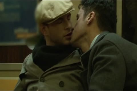 guy Sucks biggest wang On Subway!