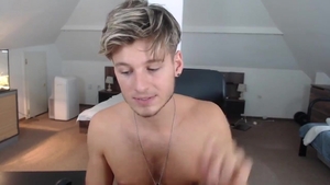 blond lad With big penis webcam