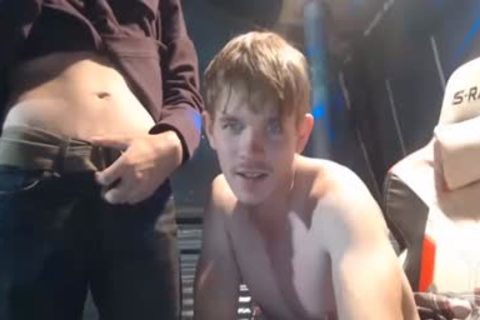 The Blond One Sucks The penis Of A old In Live And They Masturbate