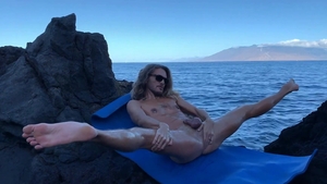 AlternaDudes: Keleb pounding big balls daddy