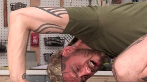 Tatted hirsute Hunk Gives Facial To slutty Handyman