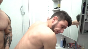 ClubBangBoys: Gay cumshot video