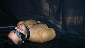 rawfuckboys: Blindfolded Fun with Logan